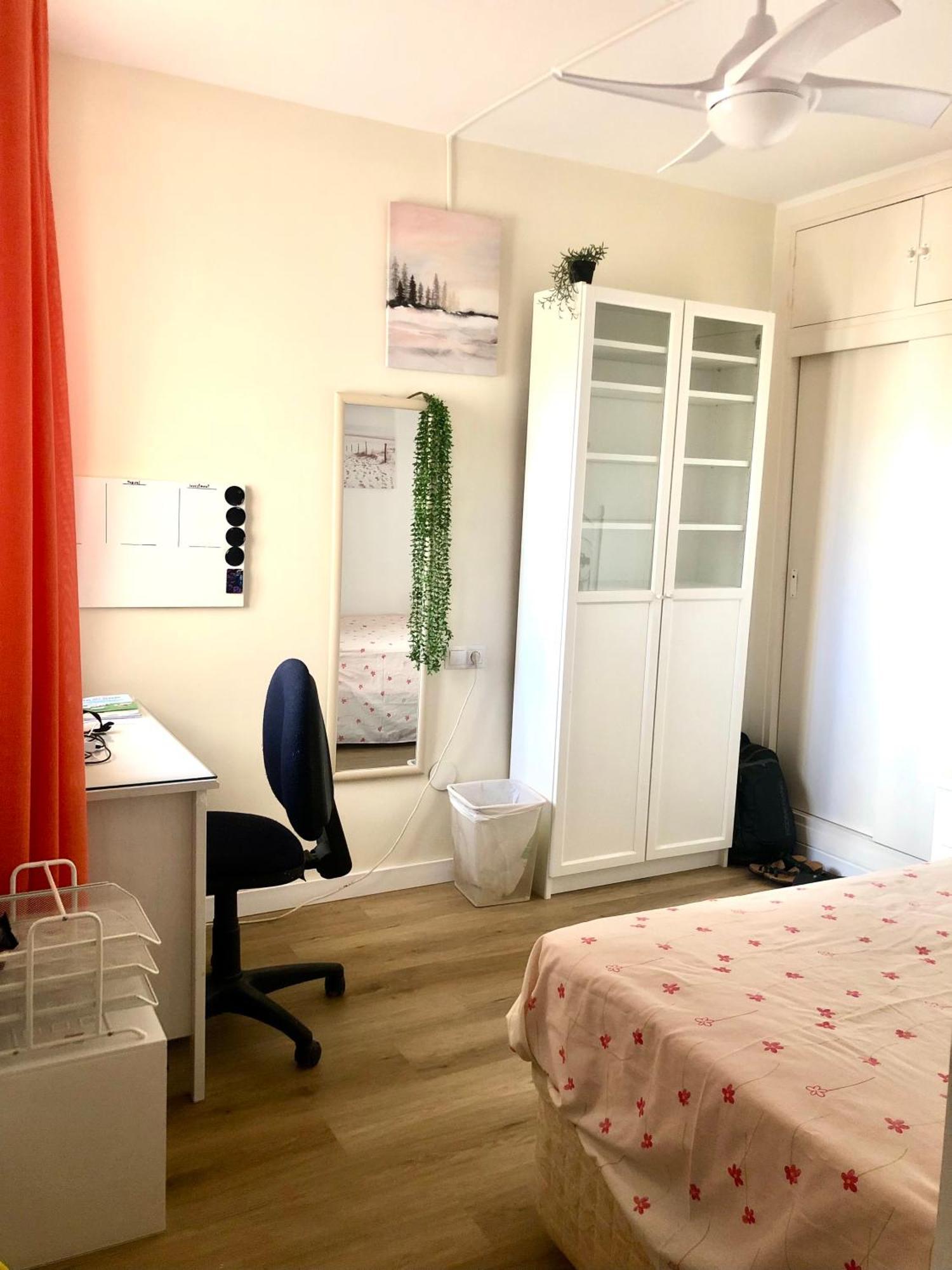 Habitacion Con Smart Tv En Piso Compartido Con Bano Privado O Compartido Malaga Sol المظهر الخارجي الصورة